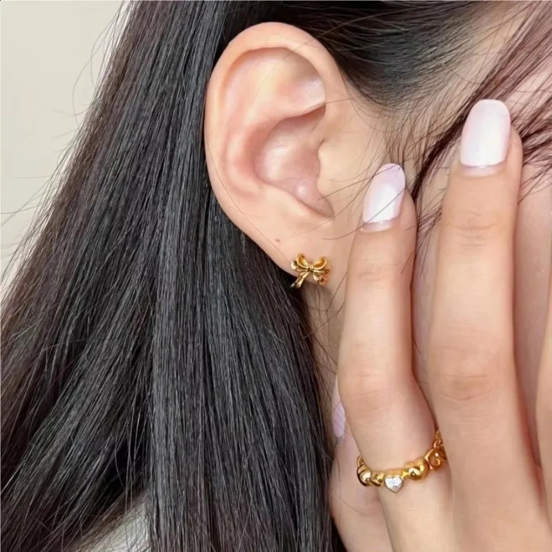 Hypoallergenic Fine S925 Sterling Silver Bowknot Earrings Women Korean Cute Tiny 18K Gold Plated Bow Stud Earrings for Girls 241226