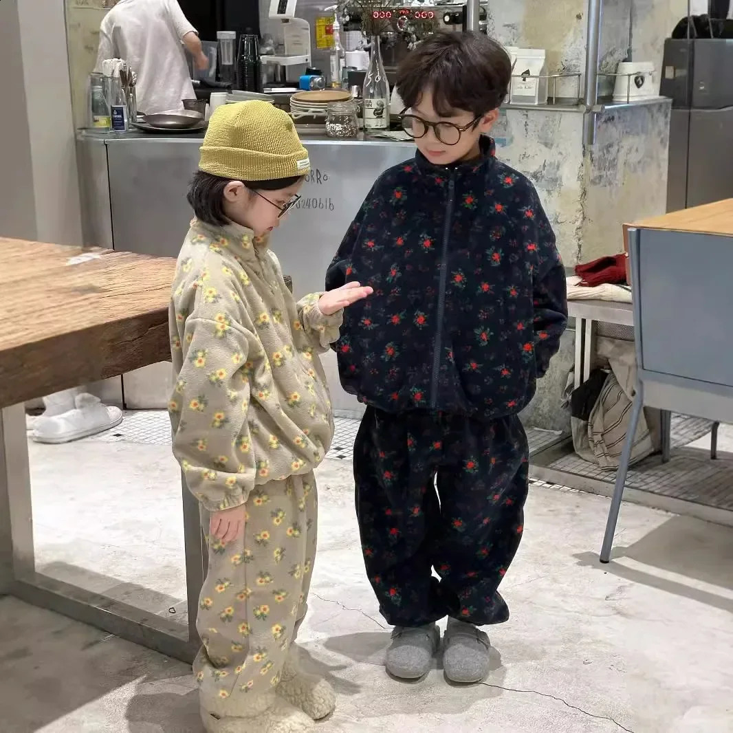 Childrens Set Winter Edition Boys and Girls KoreanSweet Casual Thick Long Sleeve Pants Two Piece 241225