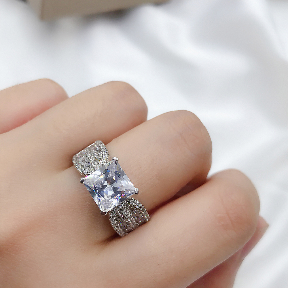 2025 Choucong Handmade Wedding Rings Luxury Jewelry 925 Silver Fill Princess Cut White 5A Zircon CZ Diamond Lab Moissanite Party Eternity Women Engage