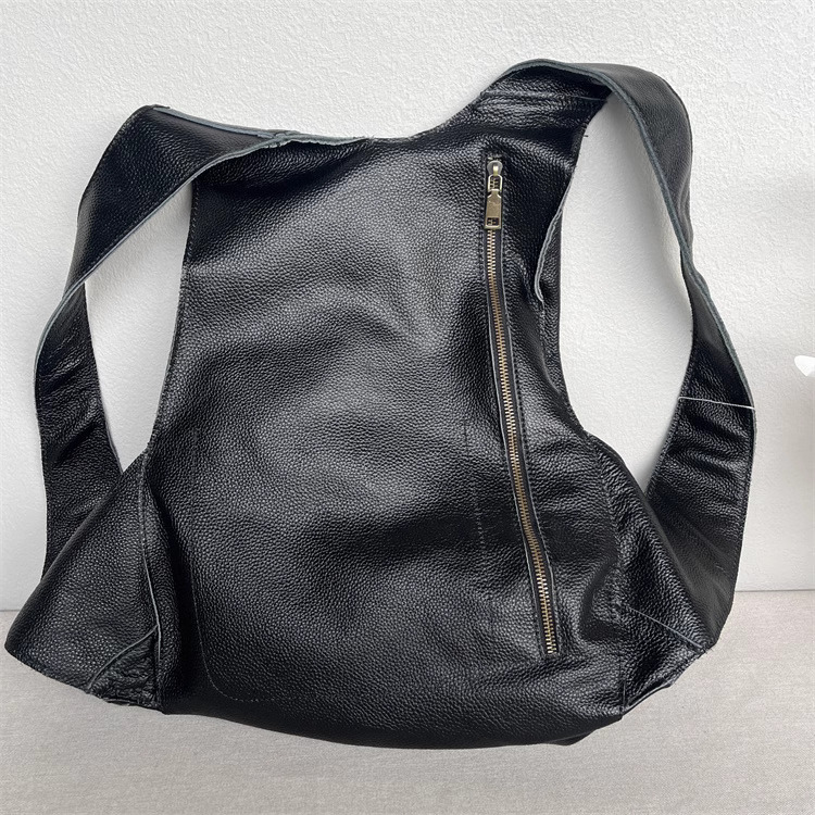Backpack made of genuine leather, Korean version, personalized, street style, suitable for both men women, versatile. First layer cowhide, close fitti