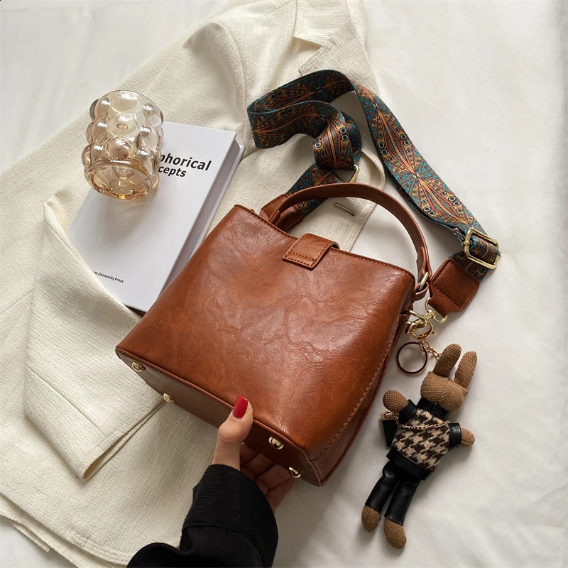 Sell Vintage Simple Small PU Leather Bucket Crossbody Bag for Women er Fashion Lady Black Shoulder Handbag 241223