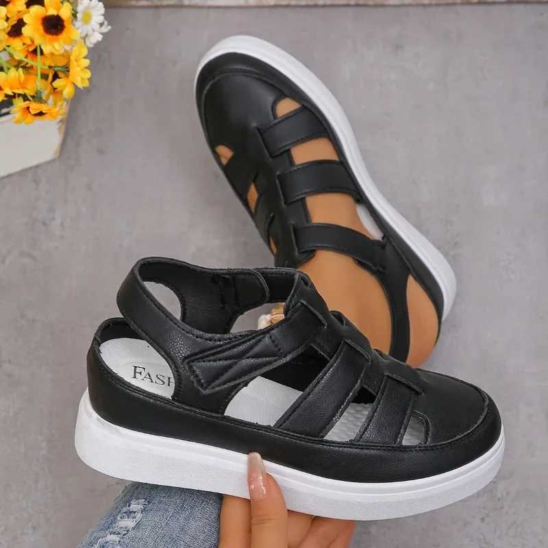 High Quality Summer Womens Fashion Sandals Thick Sole Hollow Slippers Womens Casual Shoes Outdoor Beach Womens Shoes Womens Sandals T241227