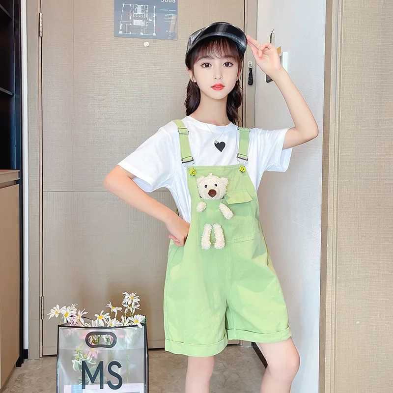 3-10-year-old girls hanging jeans cute bear doll overalls new fashion Korean teenage girls denim shorts childrens birthday gift W241227