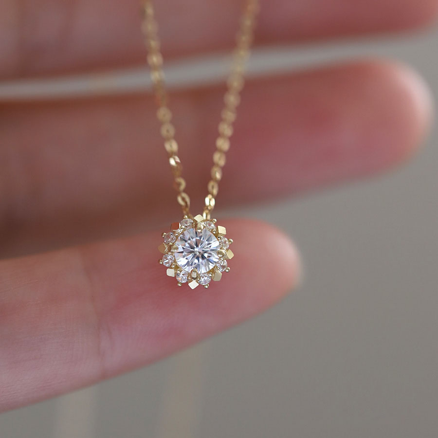 2024 Ins Top Sell Snow Flower Pendant Simple Fine Jewelry Pure 100% 925 Sterling Silver Gold Fill Round Cut White Lab moissanite Diamond Women Clavice