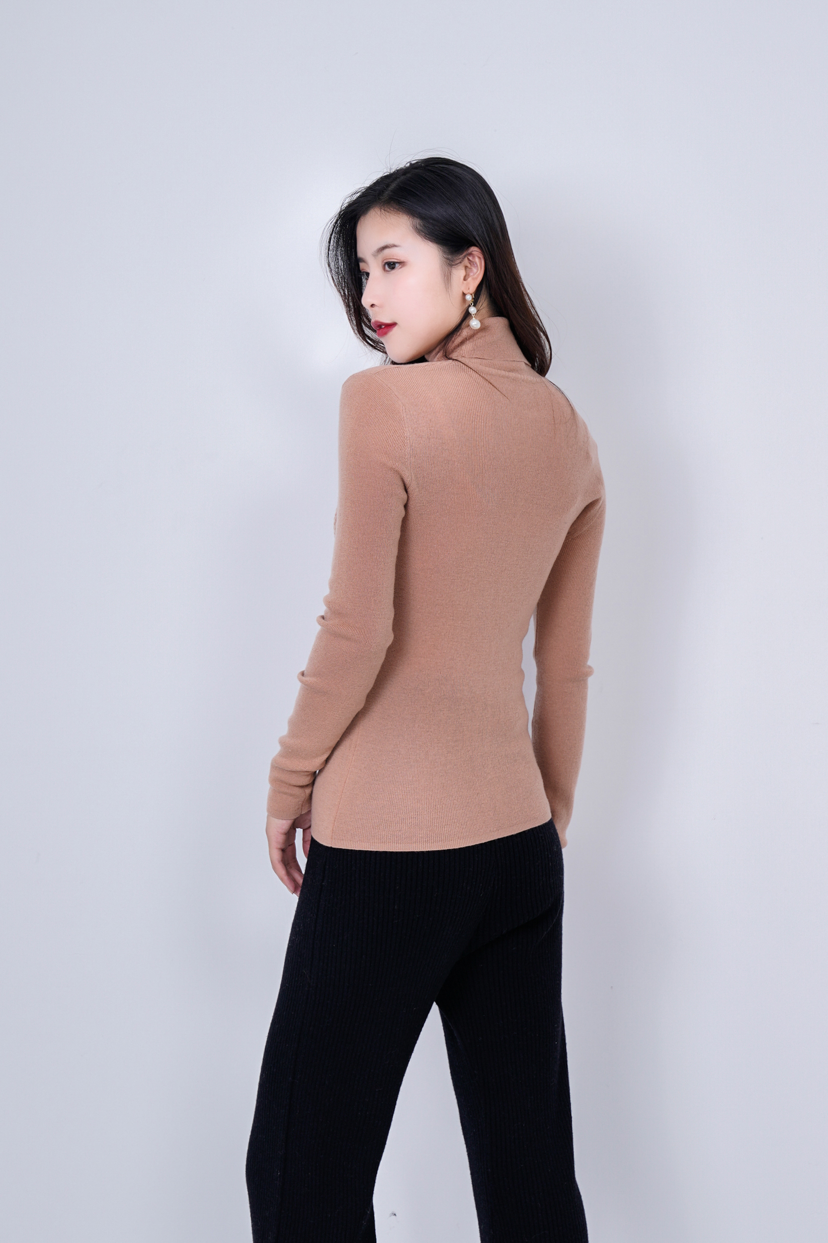 Women's Chic Slim Fit Wool Sweater - Cozy & Stylish Fall Outfit