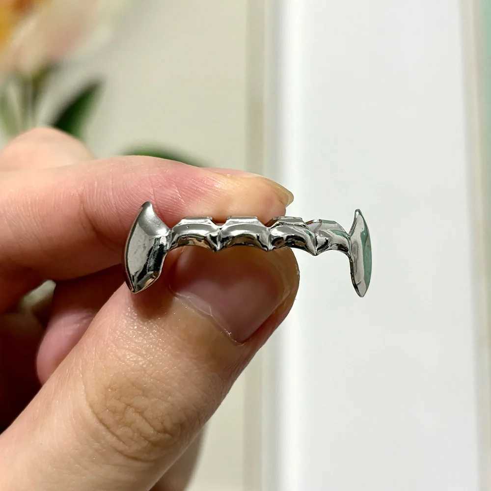 YONGX Gold Silver Buckle Teeth Grilz Teeth Hip Hop Gloss Teeth Mens Halloween Jewelry Role Playing W241227