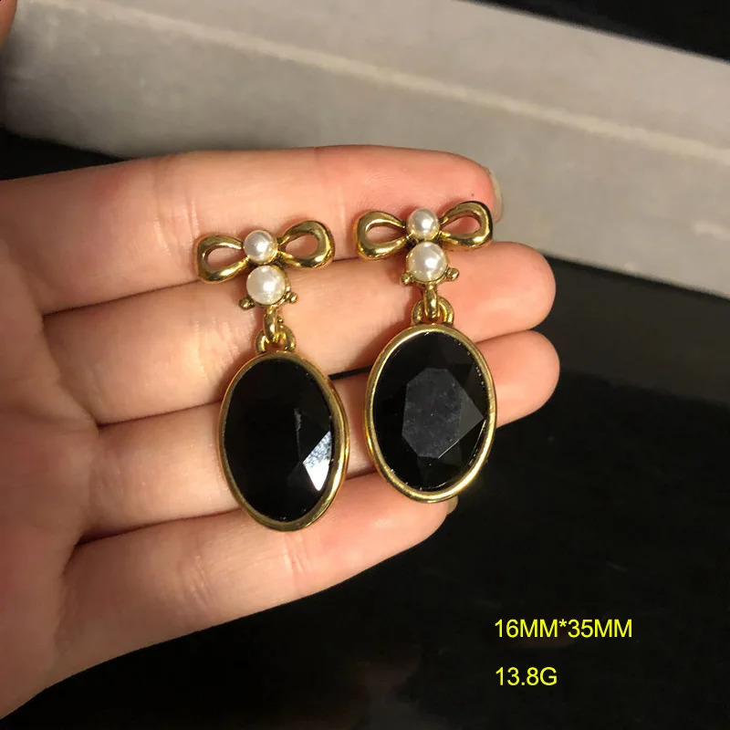 Antique Gold Light Sense Necklace and Earring Suit Black Colored Glaze Inlaid Jewel Diamond All-Match Necklace 241226