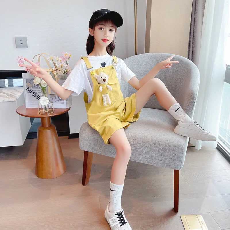 3-10-year-old girls hanging jeans cute bear doll overalls new fashion Korean teenage girls denim shorts childrens birthday gift W241227