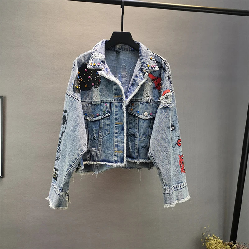Manual Beaded Diamond Letter Graffiti Print Women Denim Jacket Spring Autumn Blue Short Hole Jean Jacket Casual Veste Femme 241223