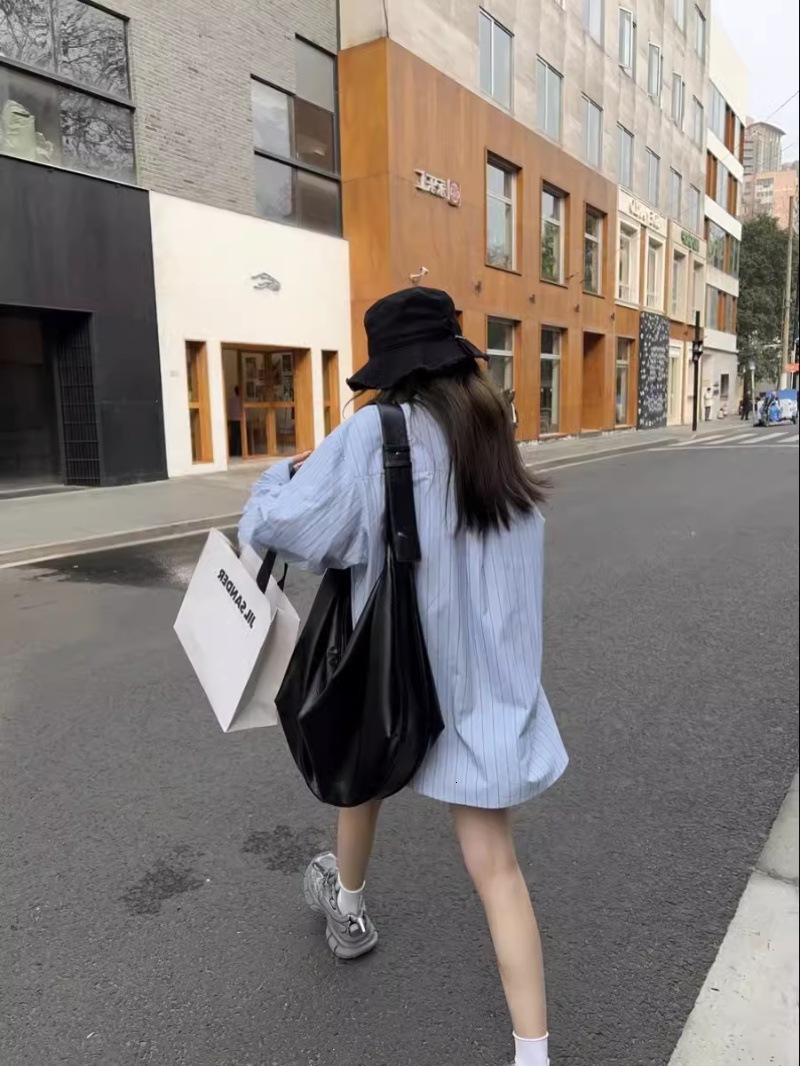Large capacity women's handbag 2025 new dark shoulder bag, women's dumpling designer multifunctional commuting crossbody bag