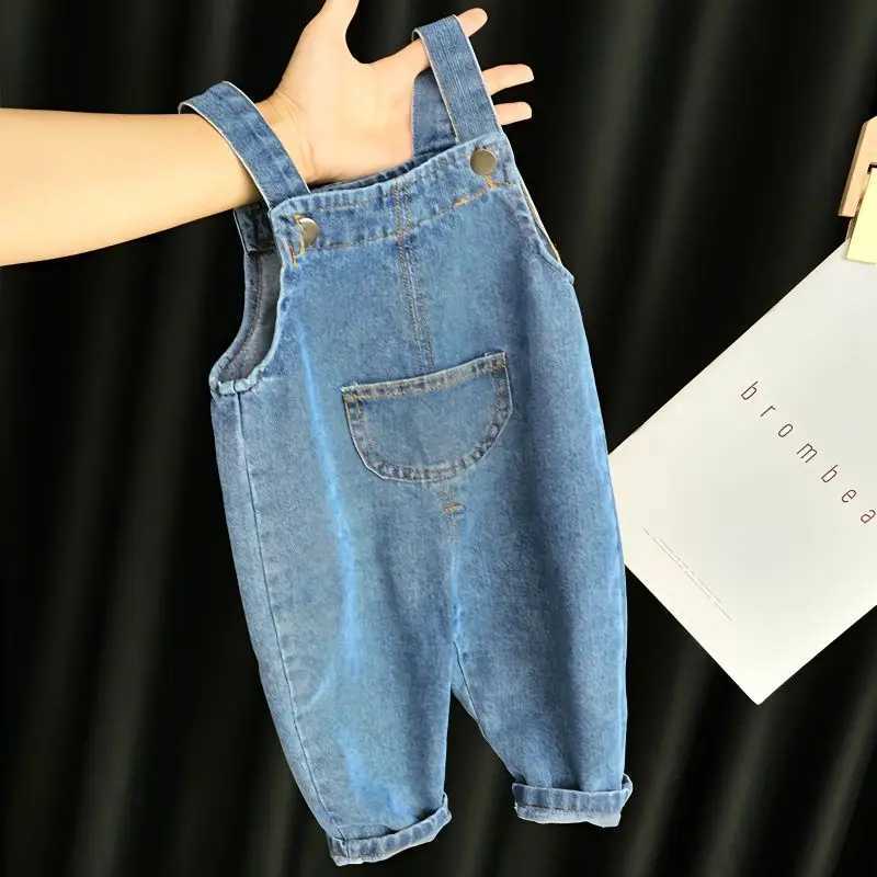2023 New Korean Fashion Girls jumpsuit Solid Cowboy Pendant Cute Kaii Preschool Boys Jeans Pants Childrens Top W241227