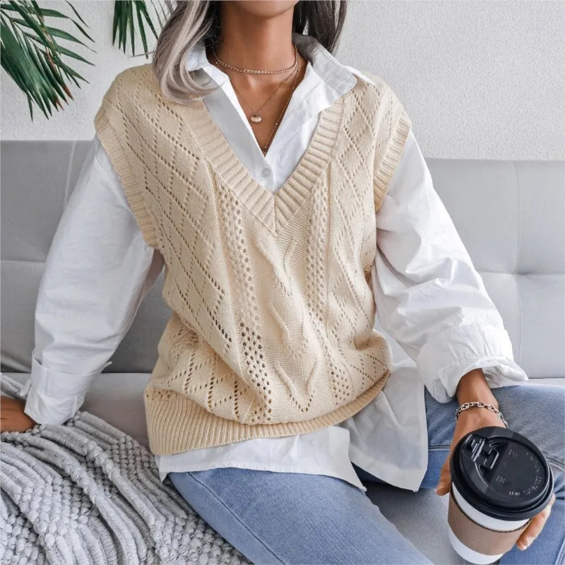 AutumnWinter 2024 Fashion Hollow out Fried Dough Twists Vneck Knitted Vest Solid Sweater Womens Wear 241223