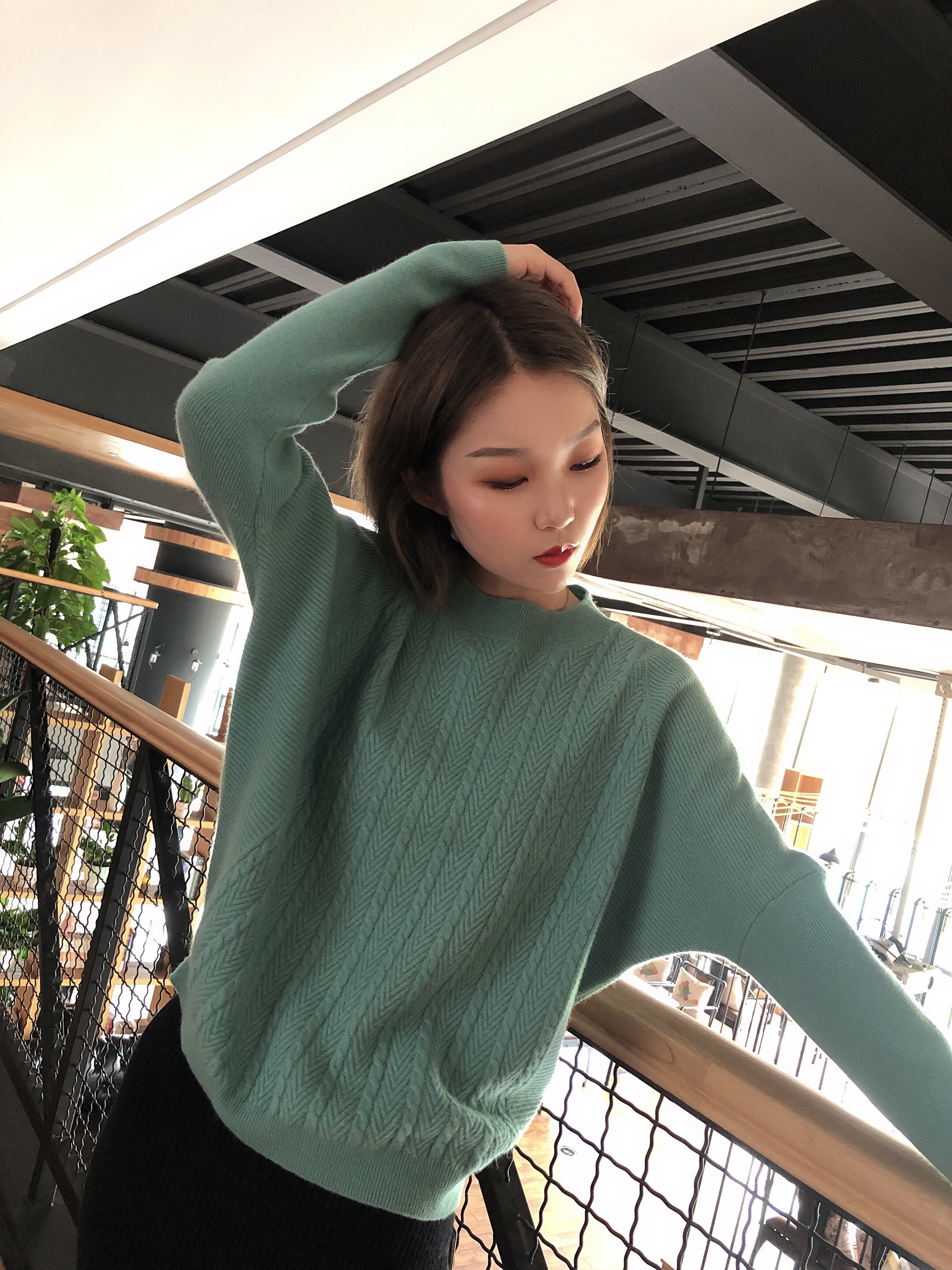Sophisticated Slim-Fit Wool Pullover for Ladies Warmth Meets Style