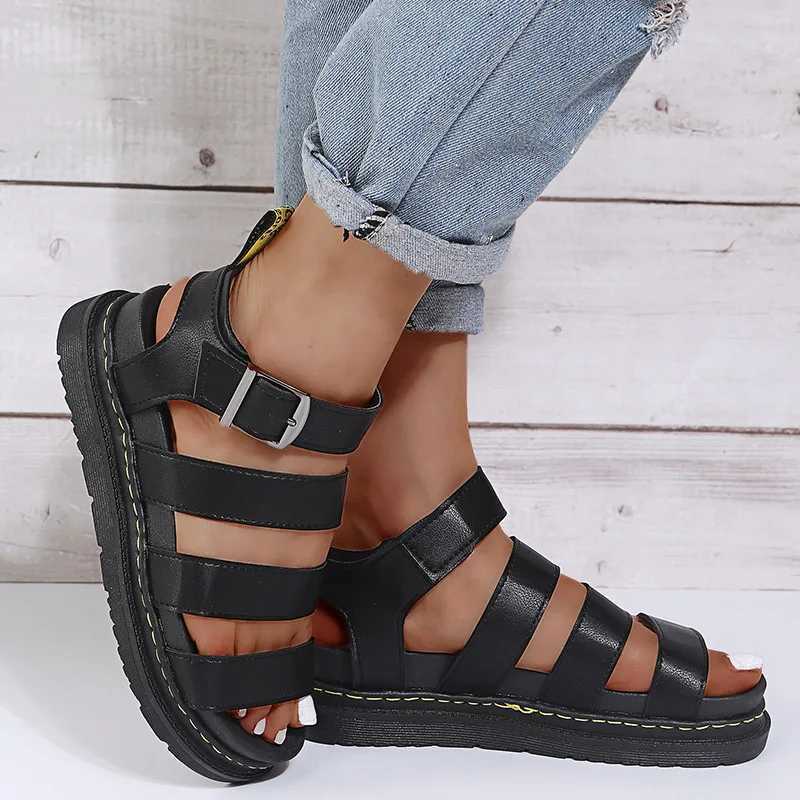New Platform Sandals Peep Toe Metal Car Stitch Roman Sandals Large Size Casual Sport Womens Sandals M241227