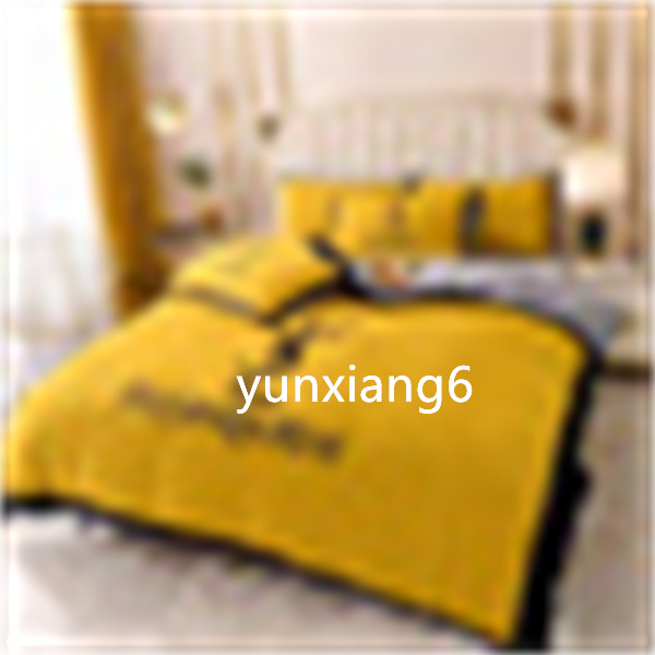 Sets Luxury Khaki Designer Bedding Set with Bee Letter Print and Extra Large Down Duvet Cover, Bed Sheets, Fashionable