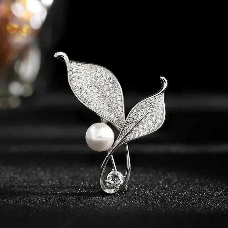 Trendy Breast Flower Fashion Brooch Pearl Lapel Pin Breastpin Jewelry Clip Cute Corsage Buckle Alloy Gift 241227