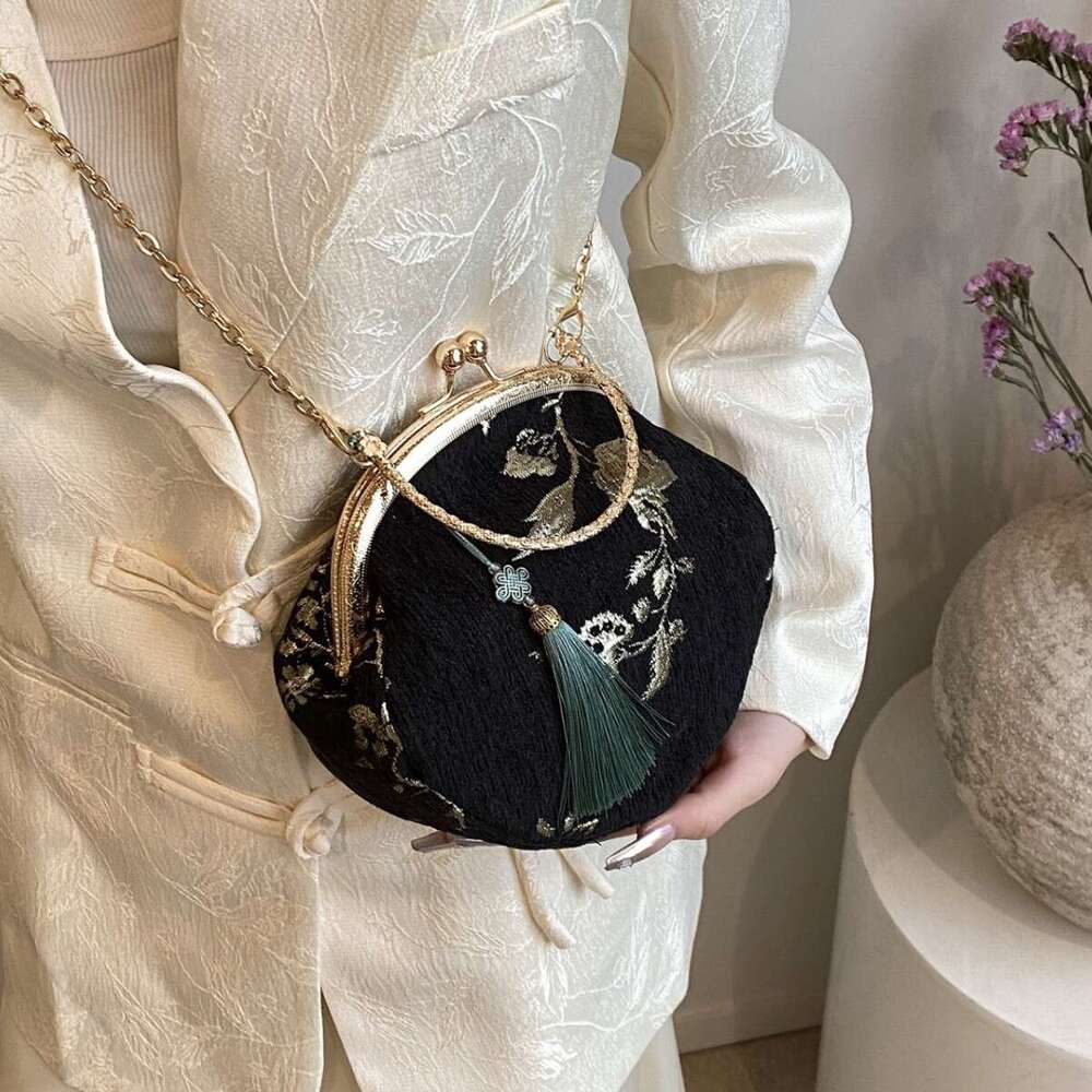 New Chinese Hanfu Accessories For Women, Ancient Handheld Shell Bag, Western Style Chain Shoulder Cross Bag