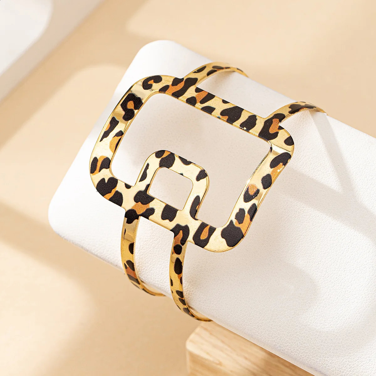 bracelet For Women Geometric Plane Hollow Leopard Print Cuff Retro Personality Holiday Party Gift Fashion Jewelry AB036 241227