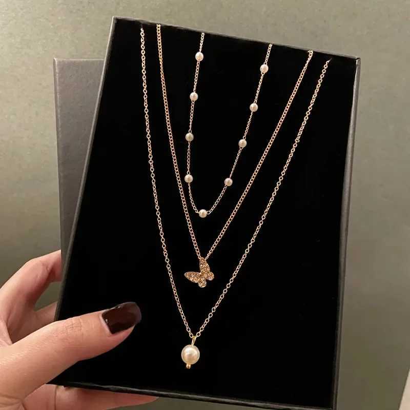 Fashion Butterfly Crystal Pearl Pendant Necklace Statement Clavicle Pearl Chain Layered Necklace Trend Butterfly Collar JewelryXJ241227