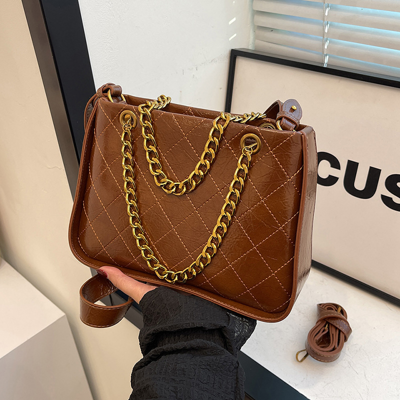 2025 new fashionable niche design fashionable women's shoulder bag multifunctional diamond grid handbag large capacity high appearance shoulder c