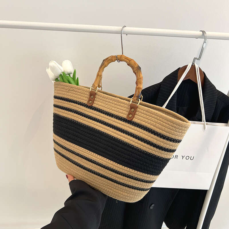 Commuting For Women, Large Capacity Bamboo Hand-Held Vegetable Basket, Woven Straw Bag, Fashionable And Versatile Beach Vacation Bag