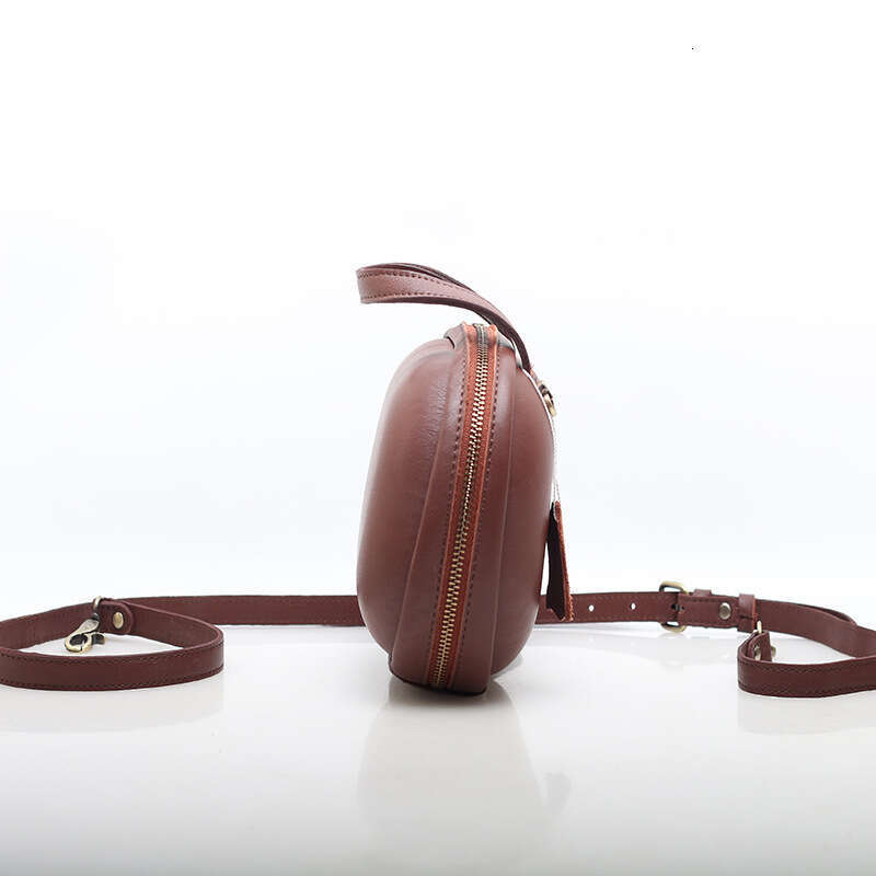 Leather Women's with Niche Temperament Portable Lunch Box Summer Minimalist Top Layer Cowhide Shoulder Crossbody Bag Shaped Small bag
