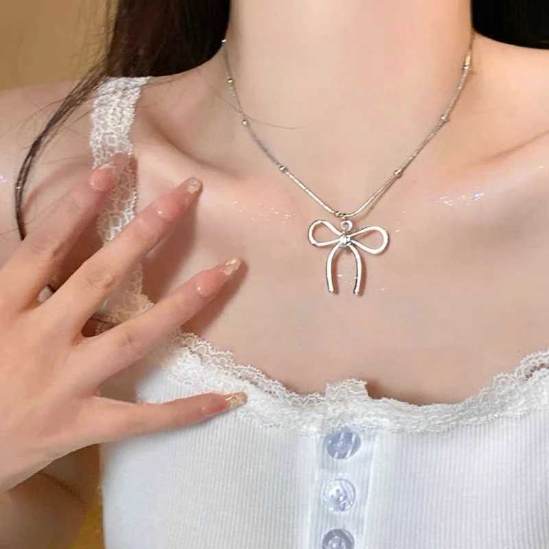 Fashion Irregular Beads Chain Bow Knot Heart Pendant Necklace Y2K Girls Exquisite Choker Women Elegant Peals Jewelry GiftsXJ241227