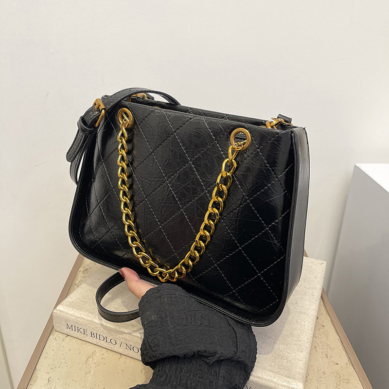 2025 new fashionable niche design fashionable women's shoulder bag multifunctional diamond grid handbag large capacity high appearance shoulder c