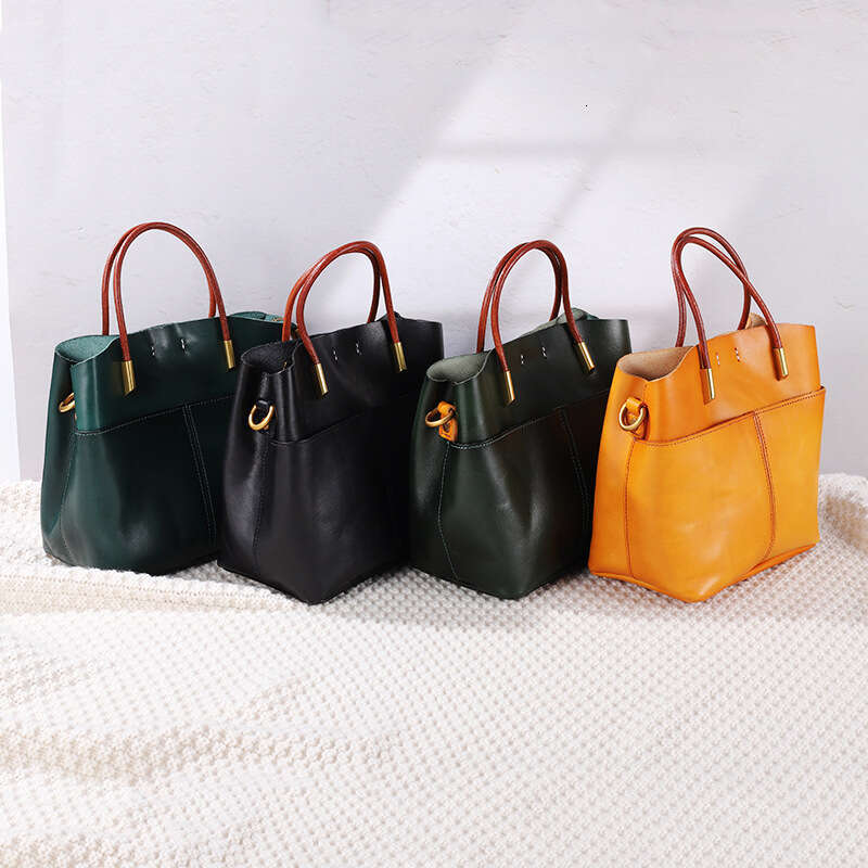 A niche design genuine leather bag, vegetable tanned cowhide handbag, fashionable and simple casual women's bag