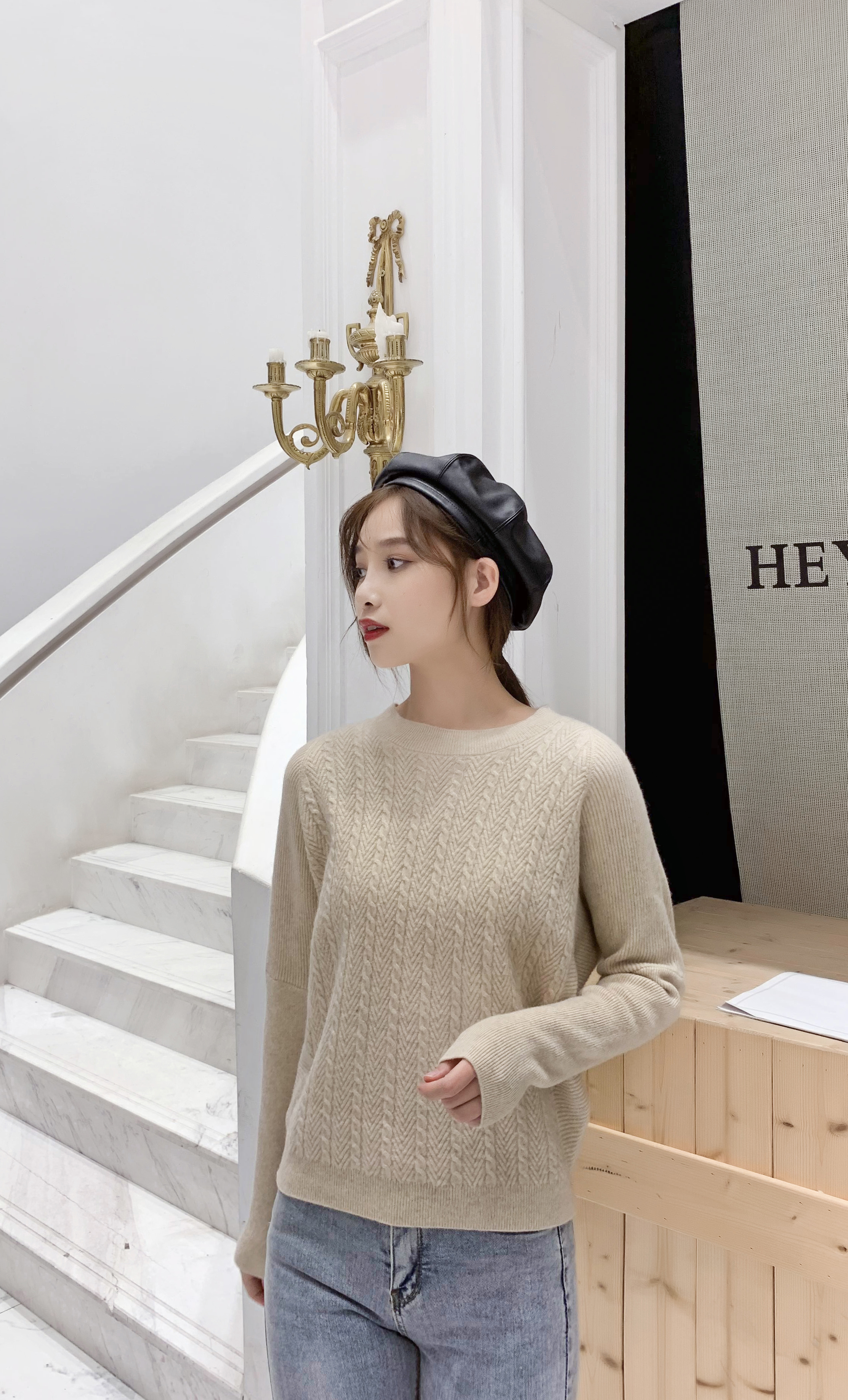 Sophisticated Slim-Fit Wool Pullover for Ladies Warmth Meets Style