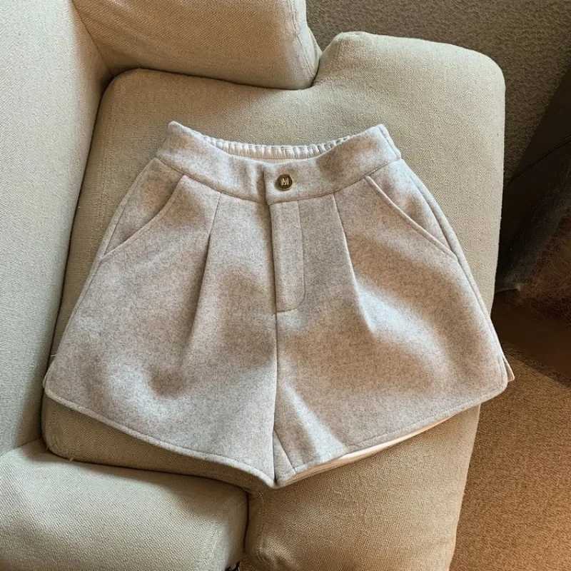 Girls Shorts Autumn Winter Thicken Warm Tweed Wide Leg Shorts Fashion High Waist Loose Boot Pants for Kids Casual Teens Shorts W241227