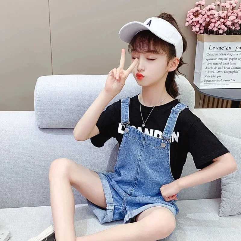 2024 new baby belt jeans summer Korean version ultra-thin girl Capris childrens jumpsuit denim shorts adjustable summer pants W241227