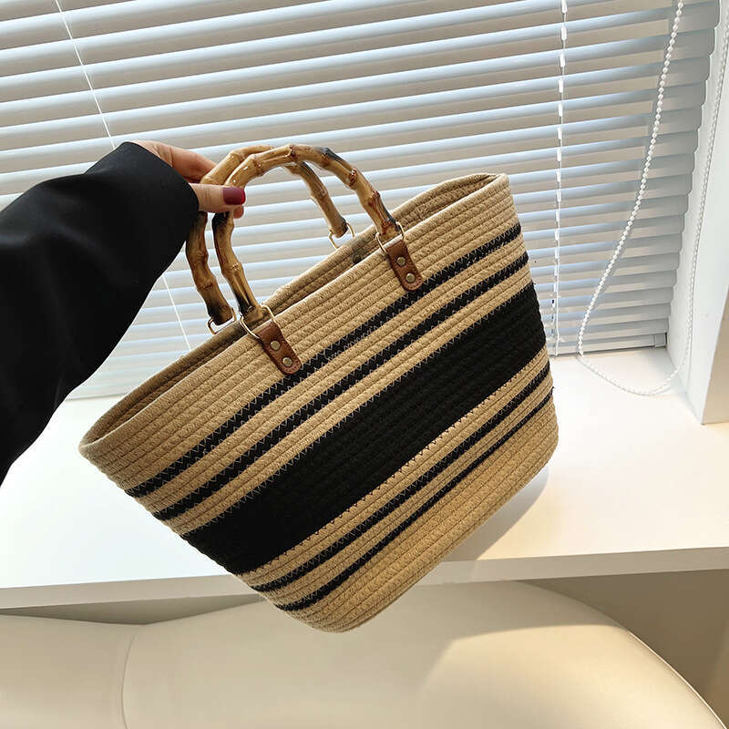 Commuting For Women, Large Capacity Bamboo Hand-Held Vegetable Basket, Woven Straw Bag, Fashionable And Versatile Beach Vacation Bag