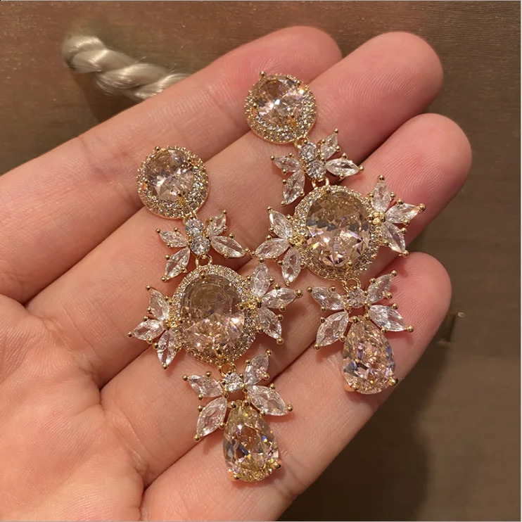 Large pink zircon crystal flower elegant temperament earrings female exquisite pink zircon earrings 241227