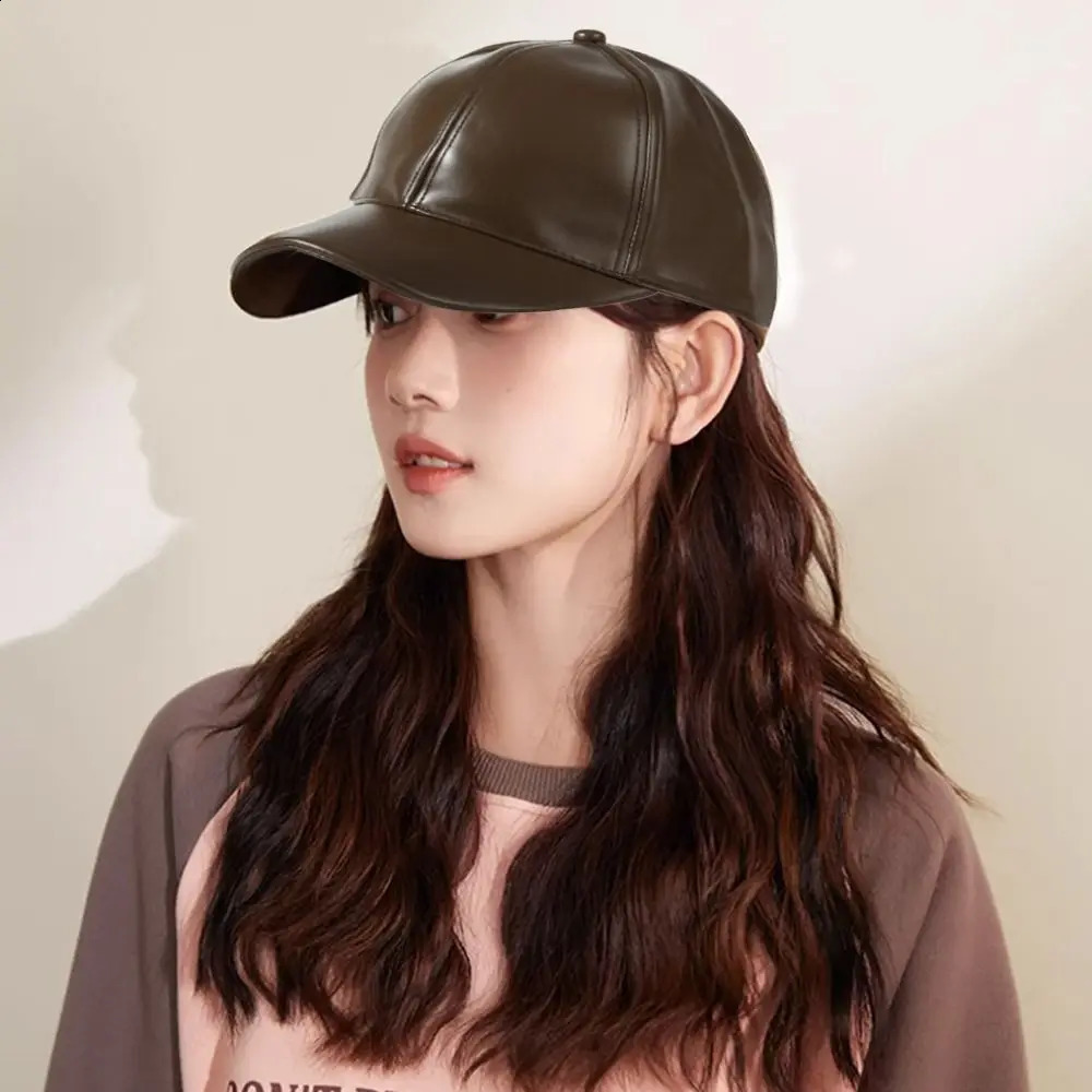 Fashion Outdoor Sports Leather Baseball Caps Autumn Winter Adjustable Soft Top Thermal Hats Hip Hop Warm Caps for Men Women 241227