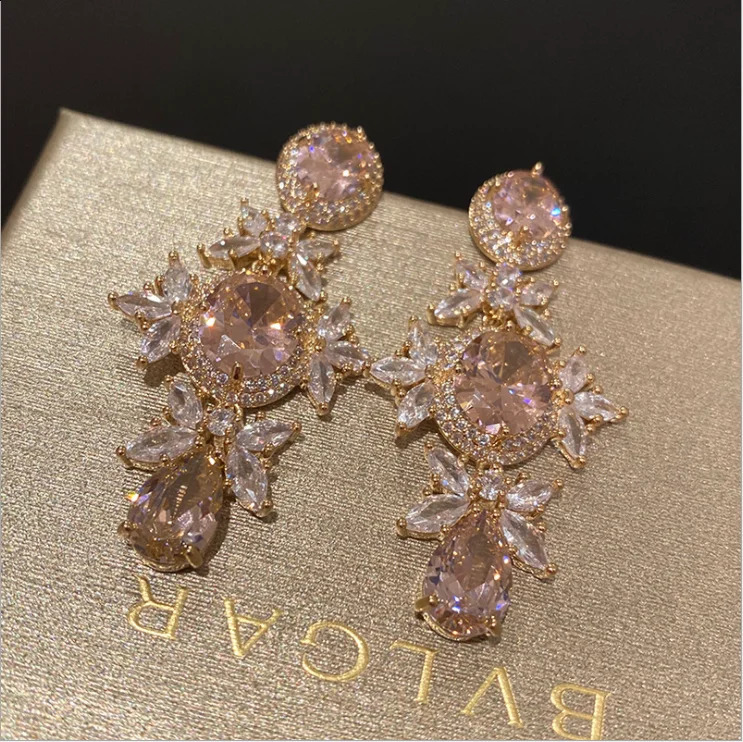 Large pink zircon crystal flower elegant temperament earrings female exquisite pink zircon earrings 241227