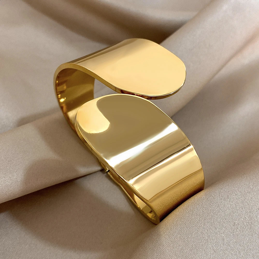 Embracing Bracelet Stainless Steel Open Cuff Bracelet Glossy Chunky Wide Bangle for Women Men Waterproo Cuff Wristband Jewelry 241227