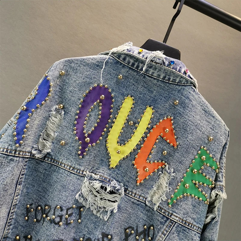Manual Beaded Diamond Letter Graffiti Print Women Denim Jacket Spring Autumn Blue Short Hole Jean Jacket Casual Veste Femme 241223
