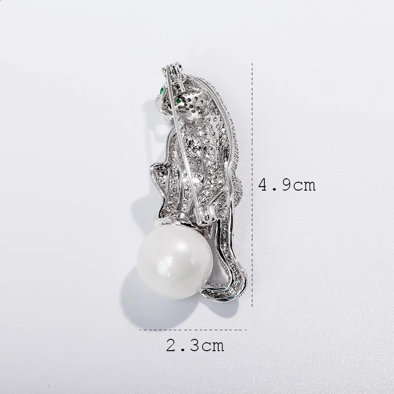 High Quality Copper Zircon Leopard Brooch Pearl Animal Brooch For Men Women Jewelry Gift Wholesale 241227