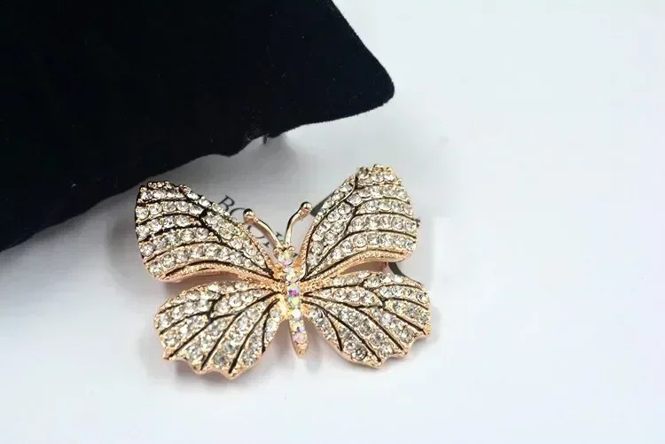 European Scarf Buckle Crystal from Austrian High-grade butterfly brooch Fashion womens corsage For Wedding Party 241227