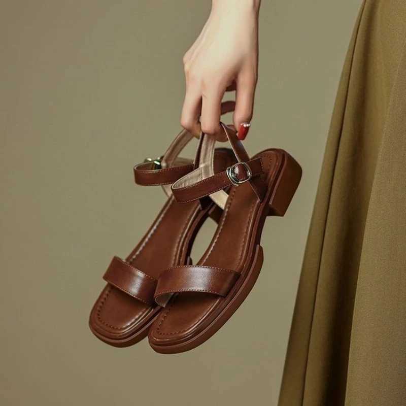 High Quality French Vintage Brown Sandals 24 Summer Low Heel Roman Shoes with Open Toe Stripe Simple and Comfortable Flat Bottom Women Shoes T241227