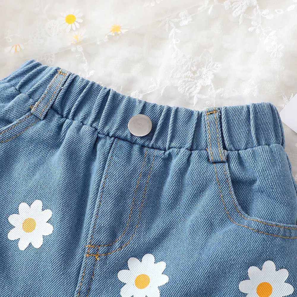 4-7 Ages Kid Girl Fashion Leisure Daisy Denim Shorts Blue Elastic Waistband Korean Style Shorts for Children Summer Outdoor Wear W241227