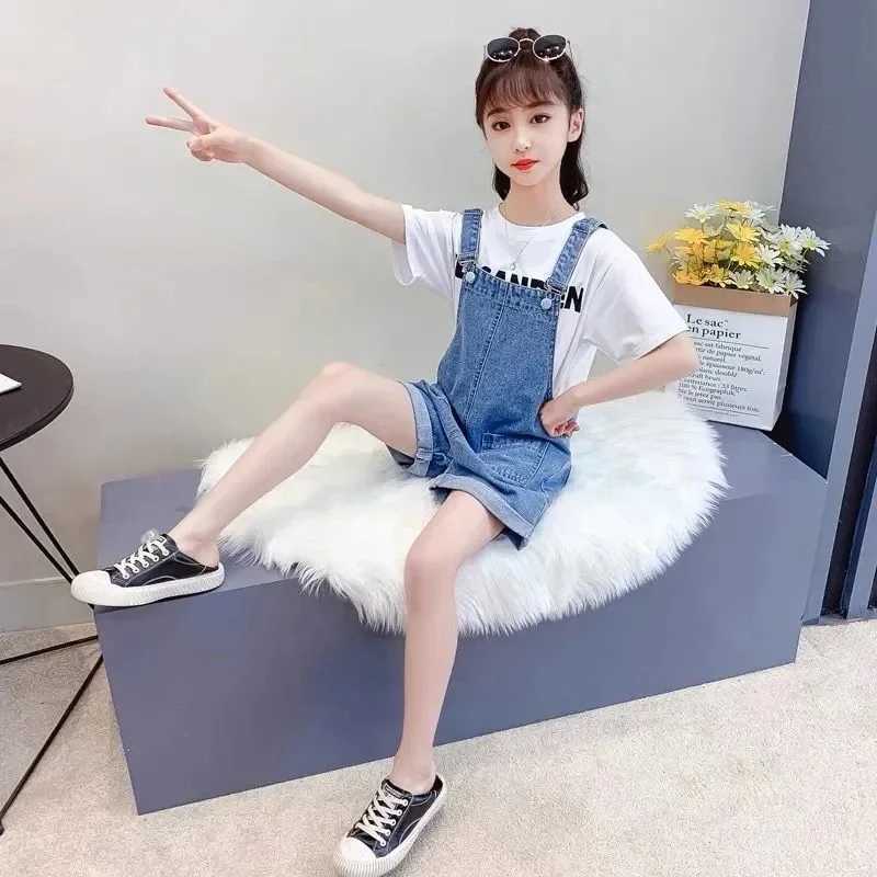 2024 new baby belt jeans summer Korean version ultra-thin girl Capris childrens jumpsuit denim shorts adjustable summer pants W241227