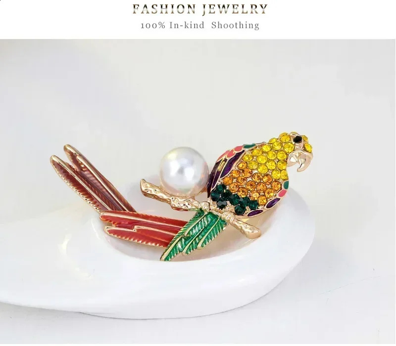 Pearl Parrot Brooch Crystal from Austrian Corsage clothing accessories For Women and female Fit man 241227