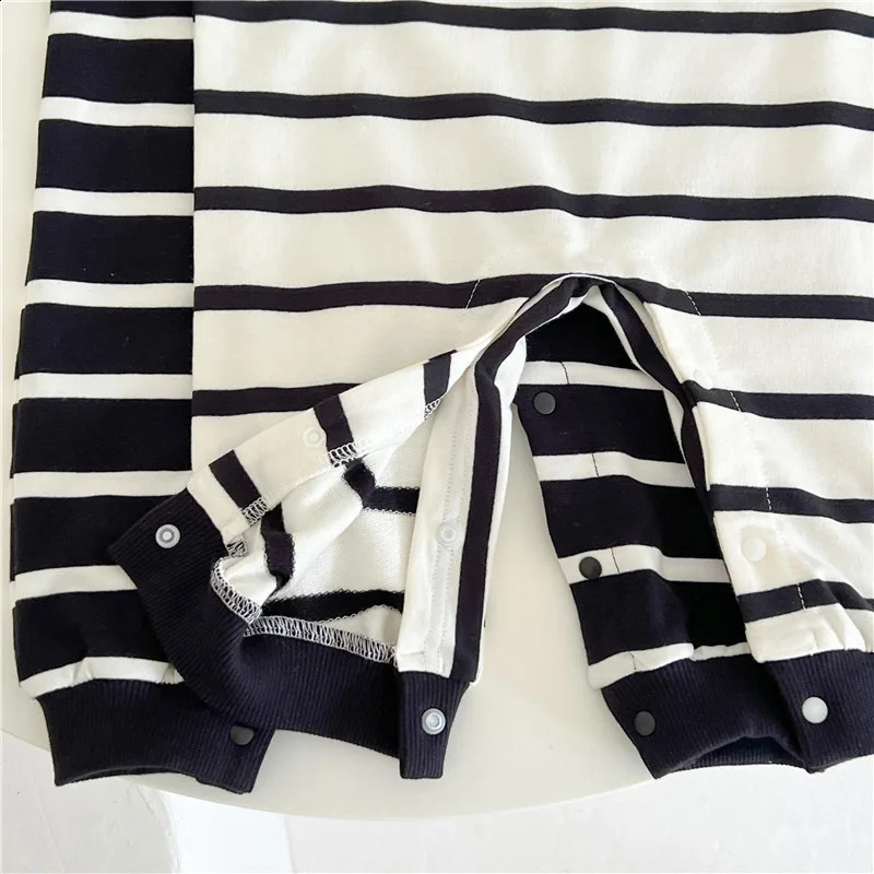 Autumn Baby Clothes Korean Stripe Jumpsuits for Girl Boys Cute Bear born Romper Infant Bodysuits Loose Toddler Clothing 241226