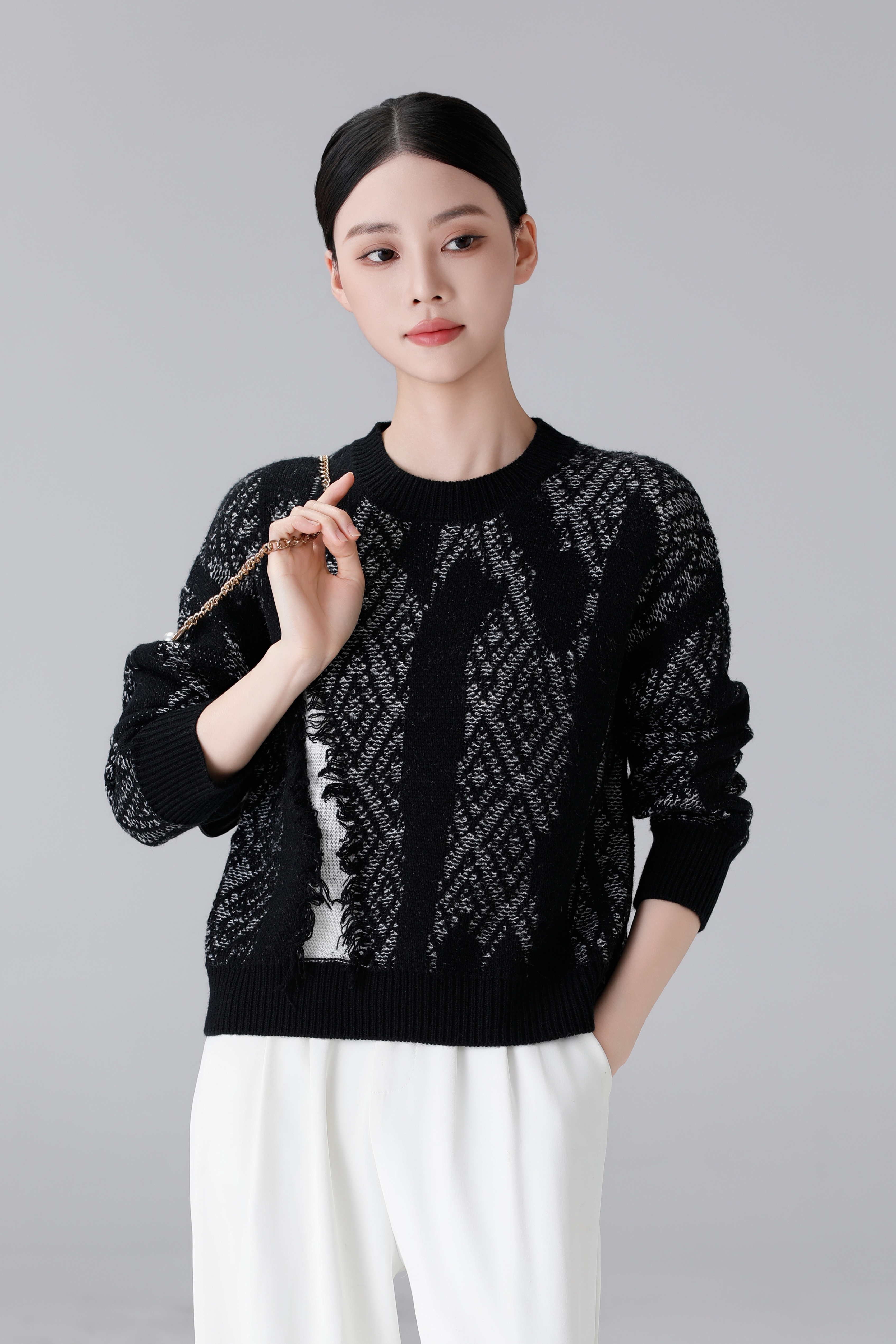 Trendy Slim-Cut Merino Wool Top for Ladies - Fashionable Fall Layering