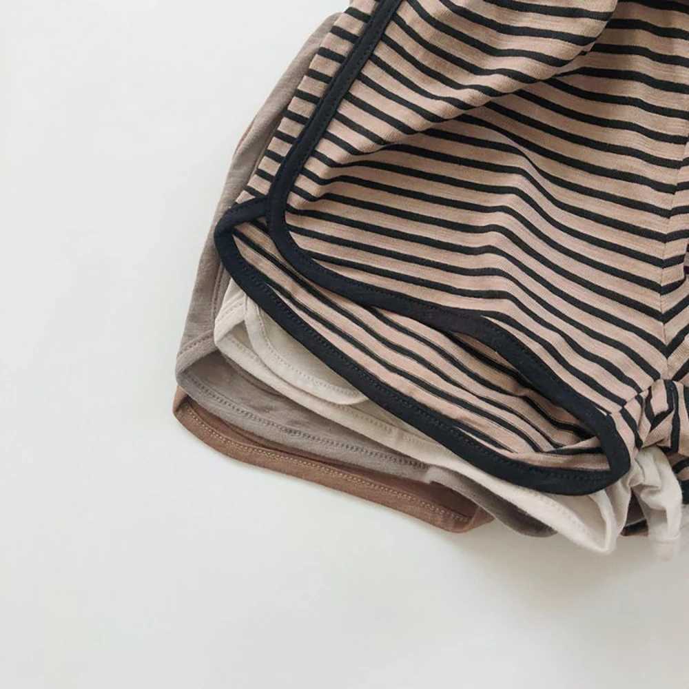 2024 Preschool Boys and Girls Shorts Solid Color Stripe Elastic Childrens Shorts Casual Korean Style Youth and Childrens Legs W241227
