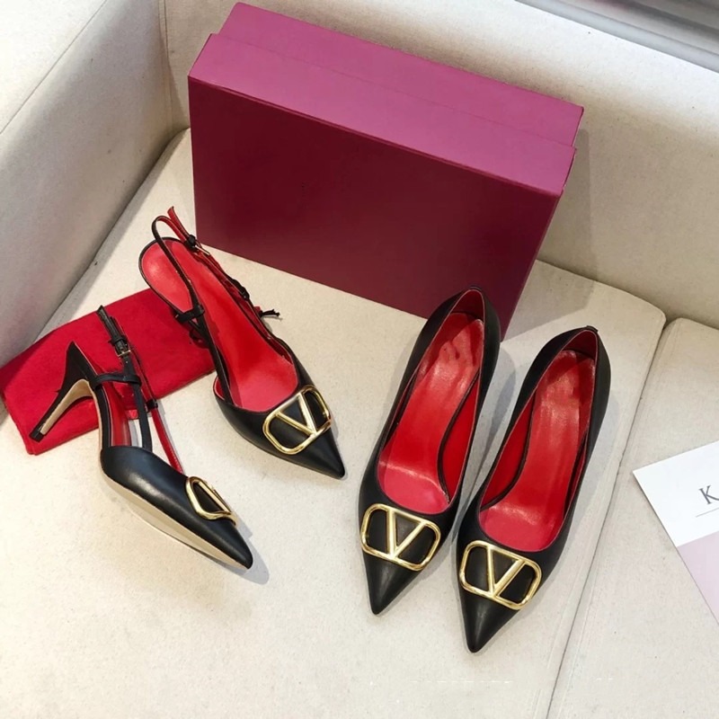 High Heel Women Shoes Designer Pumps Buckle Metal Rivets Sandals Women Flat Shoes Stilettos Sexy Woman Wedding Shoe Black Nude Classics Sandal 35-44