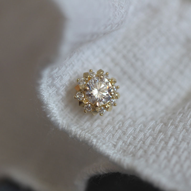 2024 Ins Top Sell Snow Flower Pendant Simple Fine Jewelry Pure 100% 925 Sterling Silver Gold Fill Round Cut White Lab moissanite Diamond Women Clavice
