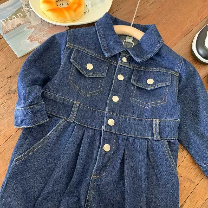 2024 Baby and toddler jeans jumpsuit boys and girls denim jacket fashionable childrens one-piece long sleeved jumpsuit casual children W241227